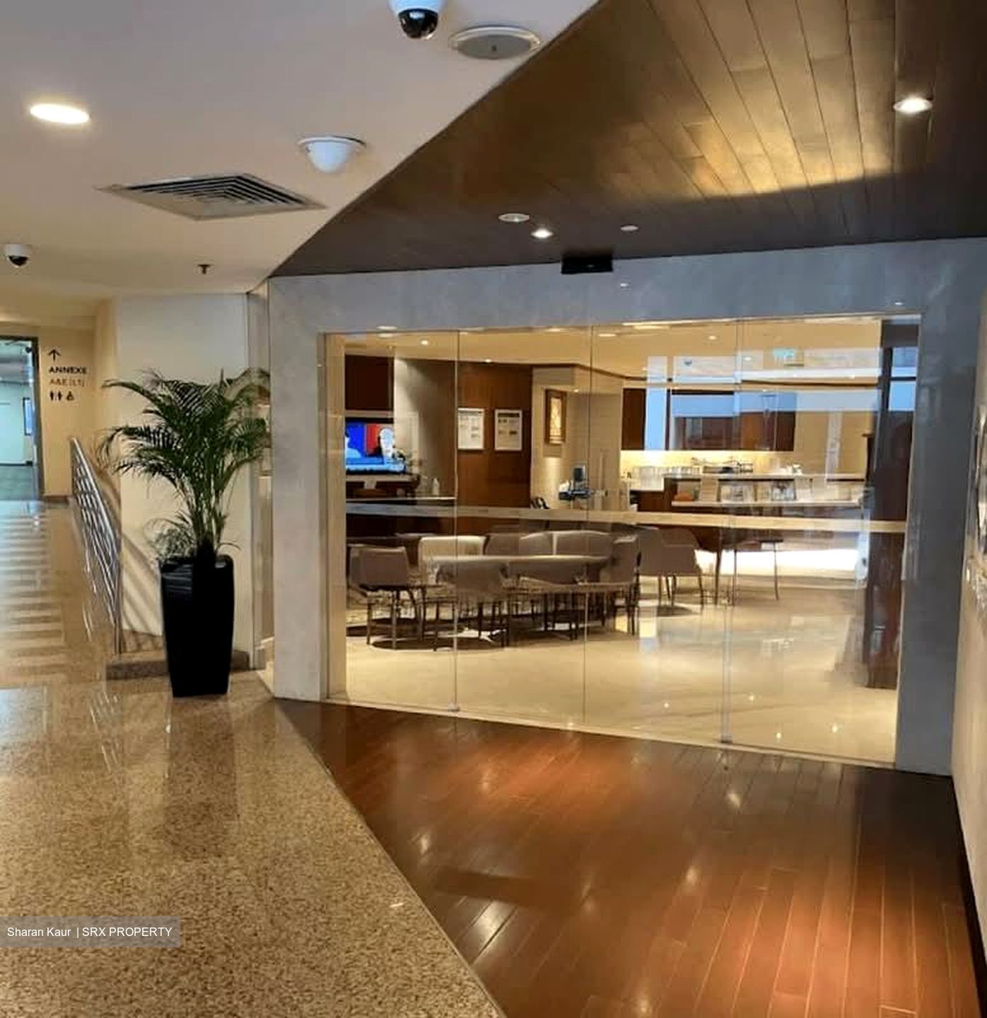 Gleneagles Hospital (D10), Retail #543723321